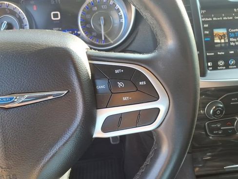 Used 2019 Chrysler 300 Touring w/ Sport Appearance Package RWD image 20