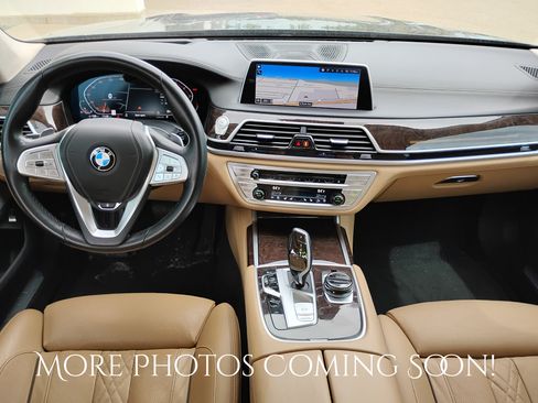 Used 2020 BMW 750i xDrive w/ Executive Package AWD/4WD image 3