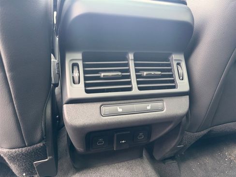 New 2026 Land Rover Range Rover Evoque Dynamic SE image 17