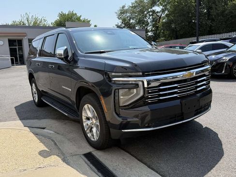 Used 2026 Chevrolet Suburban Premier AWD/4WD image 3