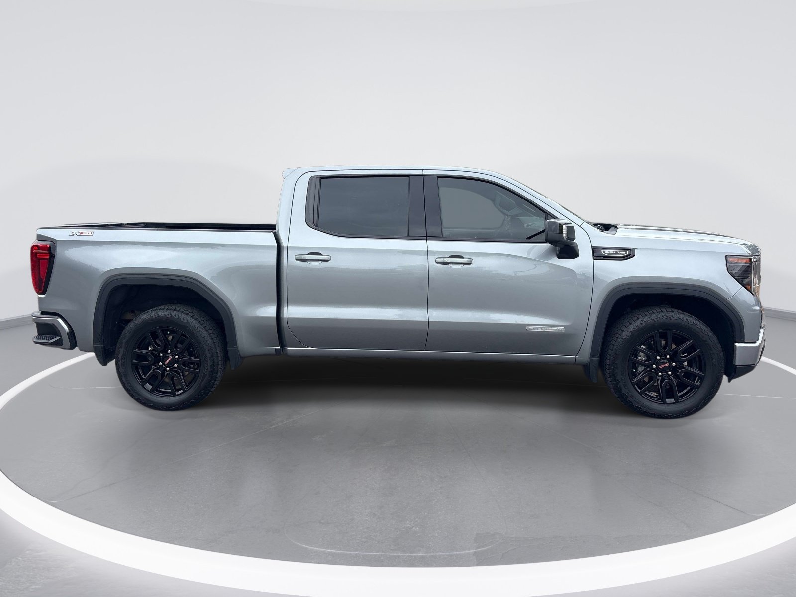 Used 2025 GMC Sierra 1500 Elevation w/ Preferred Package AWD/4WD image 9
