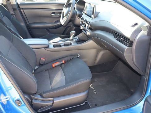 Used 2025 Nissan Sentra SV FWD image 16