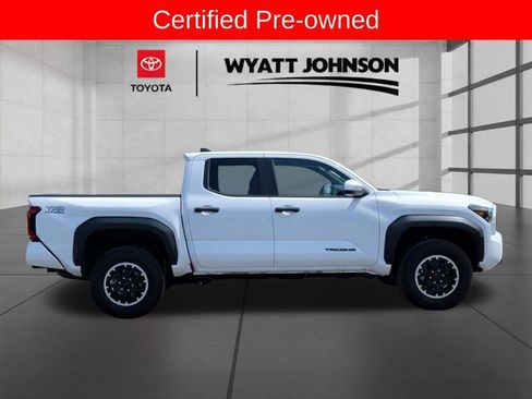 Certified 2025 Toyota Tacoma TRD Off-Road image 4