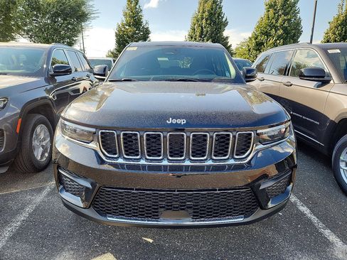 New 2025 Jeep Grand Cherokee Laredo X w/ Luxury Tech Group I image 2