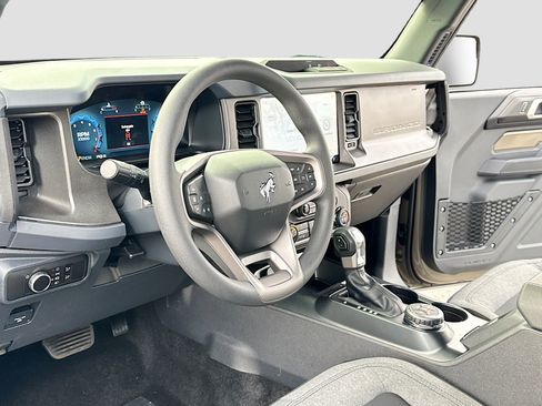 New 2025 Ford Bronco 2-Door image 4