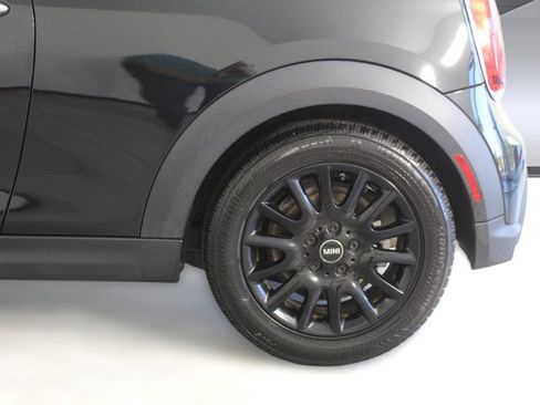 Used 2023 MINI Cooper 2-Door Hardtop w/ Signature Upholstery Package image 24