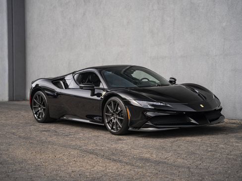 Used 2024 Ferrari SF90 Spider AWD/4WD image 10