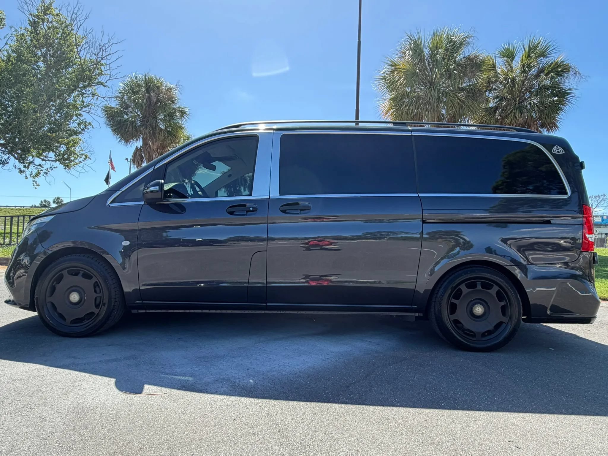 Used 2021 Mercedes-Benz Metris Passenger w/ Premium Safety Package image 12