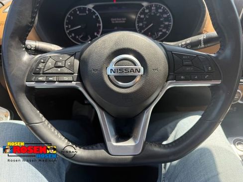 Used 2020 Nissan Sentra SV w/ SV Premium Package FWD image 11