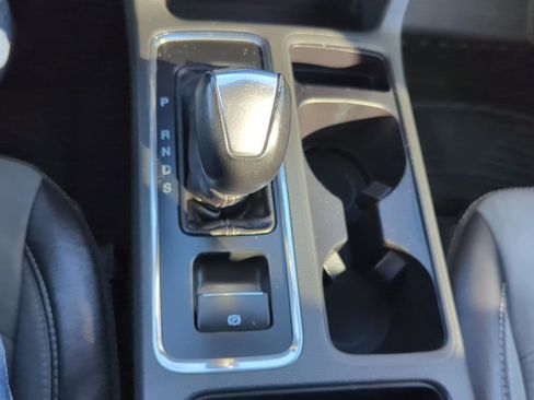 Used 2017 Ford Escape SE w/ SE Sport Appearance Package image 22