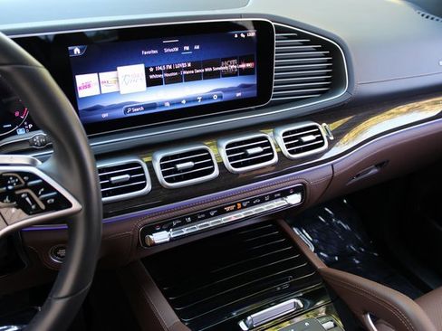 Used 2024 Mercedes-Benz GLE 450 4MATIC w/ AMG Line Exterior image 17