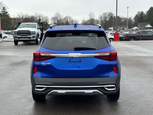 Used 2022 Kia Seltos EX AWD/4WD image 4