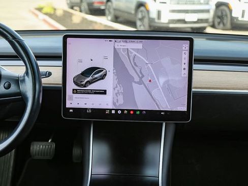 Used 2018 Tesla Model 3 Long Range RWD image 14