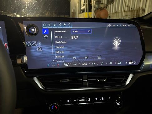 New 2026 Chevrolet Equinox EV LT image 25