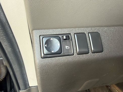 Used 2011 Nissan Xterra S AWD/4WD image 33