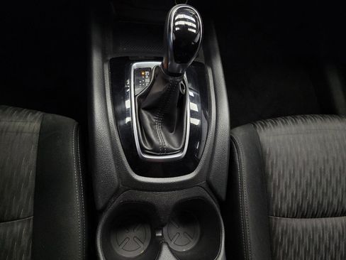 Used 2020 Nissan Rogue S image 26