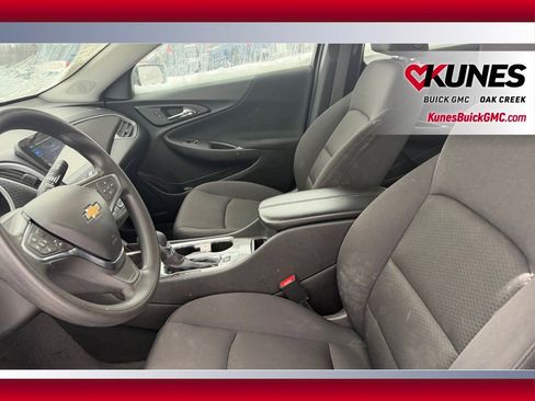 Used 2024 Chevrolet Malibu LT image 9