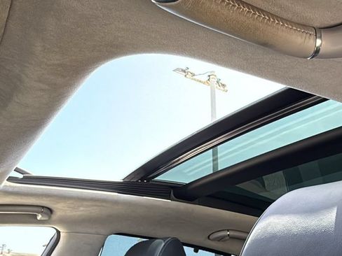 Used 2015 Kia K900 Luxury RWD image 39
