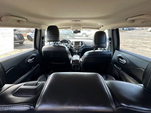 Used 2015 Jeep Cherokee Limited image 24