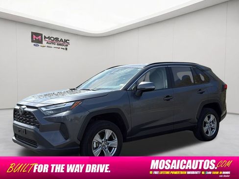 Used 2025 Toyota RAV4 XLE AWD/4WD image 3