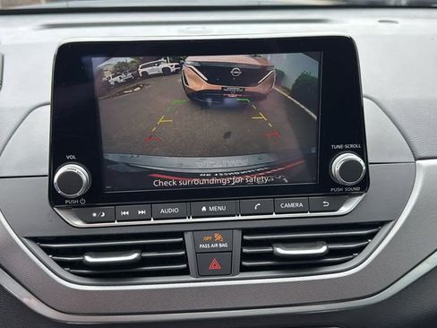 New 2025 Nissan Altima 2.5 SR image 17