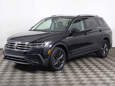 Used 2023 Volkswagen Tiguan SE AWD/4WD image 9