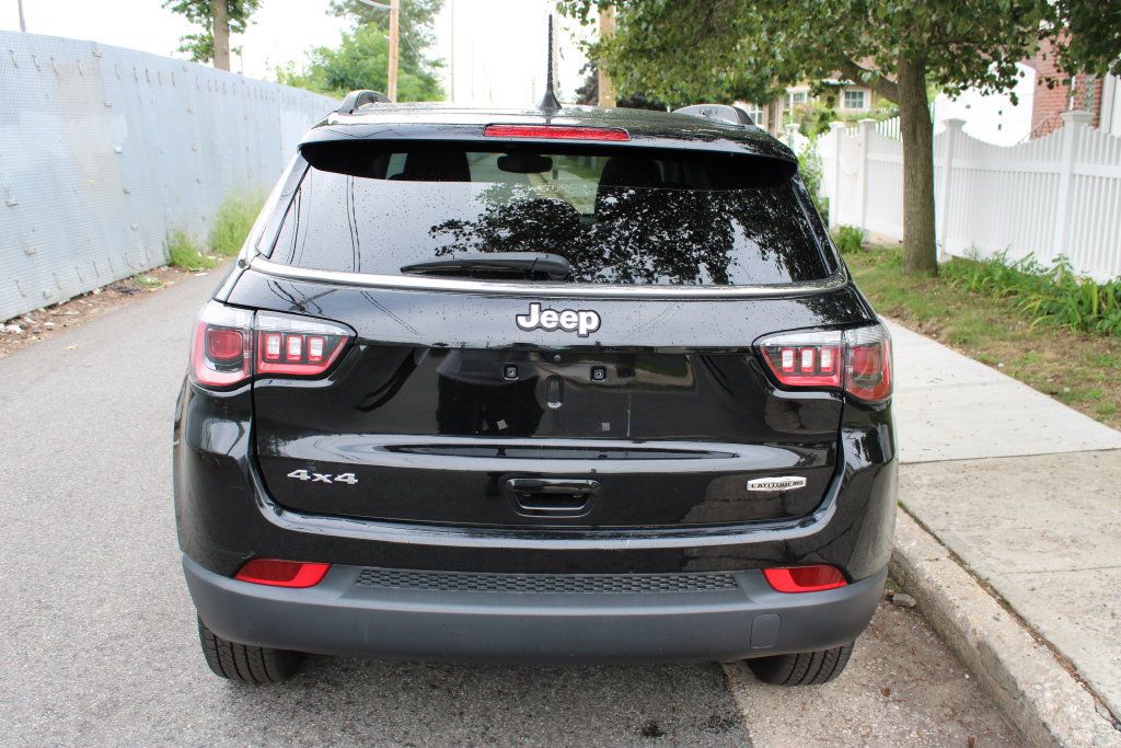 Used 2022 Jeep Compass Latitude w/ Sun and Sound Group AWD/4WD image 6