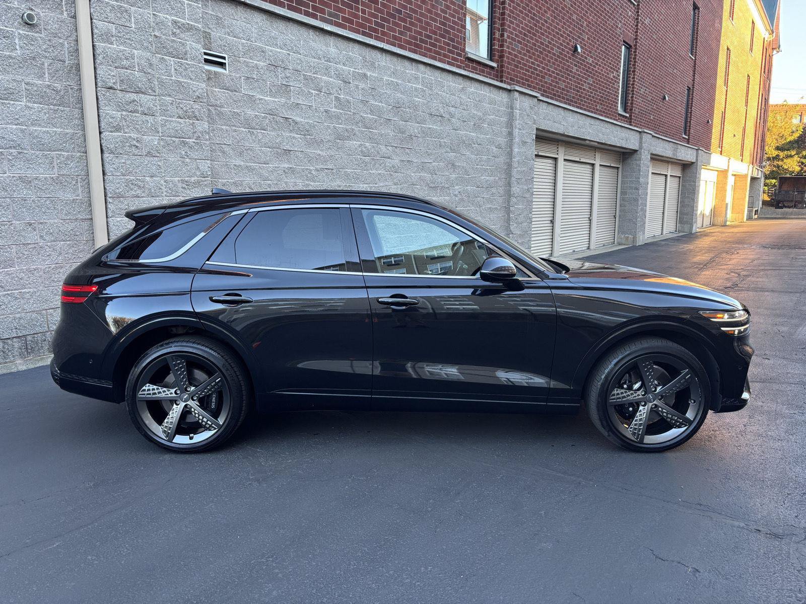 Used 2023 Genesis GV70 3.5T Sport w/ Sport Prestige Package AWD/4WD image 2