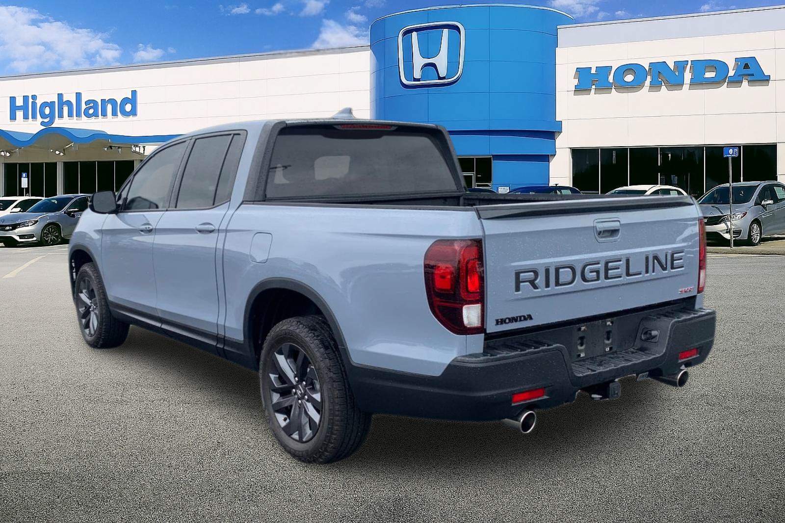 Certified 2025 Honda Ridgeline Sport image 3