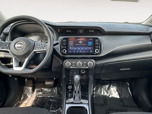 Used 2023 Nissan Kicks SV FWD image 11