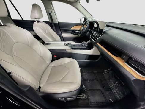Certified 2024 Toyota Grand Highlander AWD Hybrid image 31