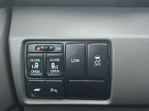 Used 2014 Honda Odyssey Touring Elite image 22