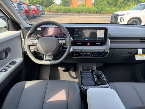 New 2025 Hyundai Ioniq 5 SEL image 19