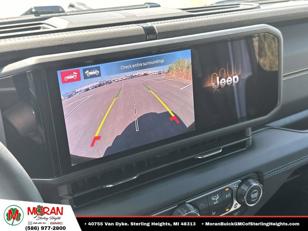 Used 2026 Jeep Wrangler Unlimited Sahara AWD/4WD image 27