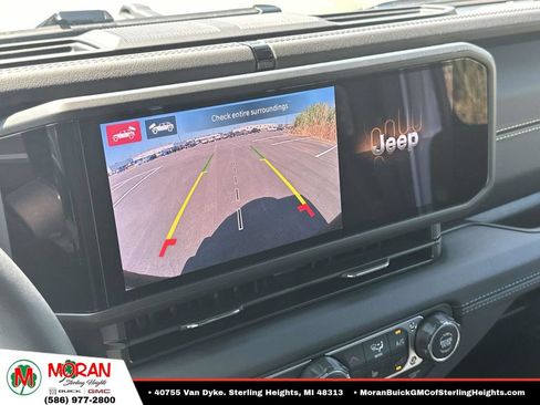 Used 2026 Jeep Wrangler Unlimited Sahara AWD/4WD image 27