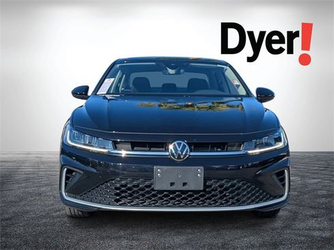Used 2025 Volkswagen Jetta S image 9