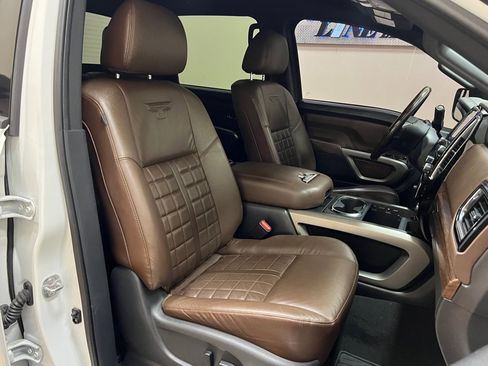 Used 2020 Nissan Titan Platinum Reserve image 39
