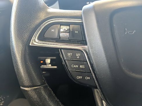 Certified 2022 Lincoln Nautilus AWD w/ Premium Package image 14