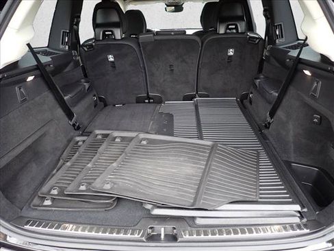 Used 2025 Volvo XC90 T8 Plus w/ Protection Package Premier AWD/4WD image 8