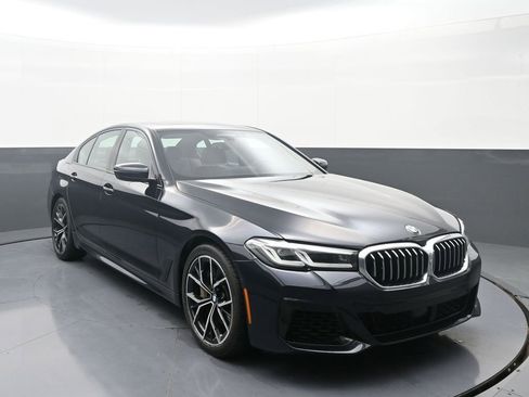 Used 2023 BMW 540i xDrive w/ Executive Package AWD/4WD image 3