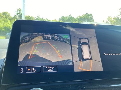 Used 2024 Nissan Armada SL w/ Captain's Chairs Package image 17