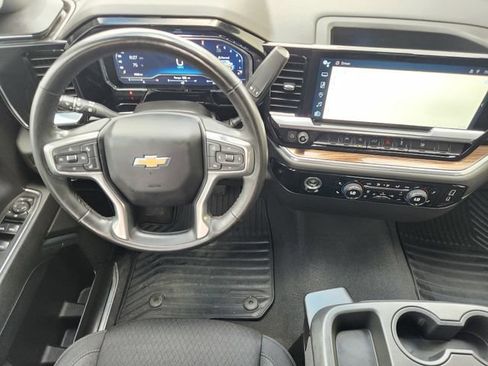 Used 2024 Chevrolet Silverado 1500 LT RWD image 28