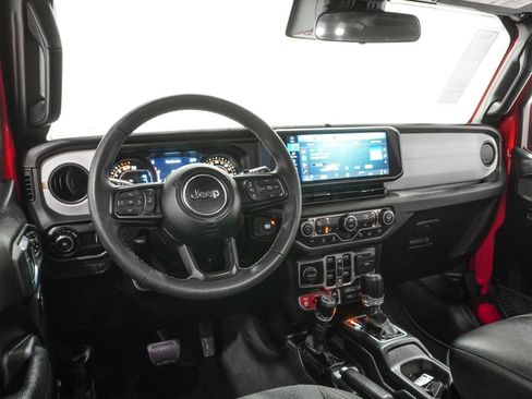 Certified 2025 Jeep Wrangler Willys image 17