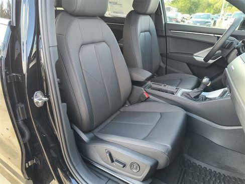 New 2025 Audi Q3 2.0T Premium image 13