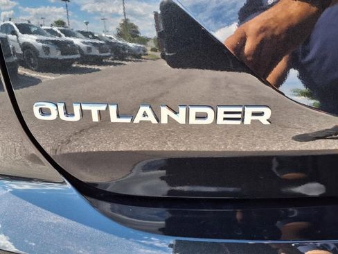 New 2025 Mitsubishi Outlander SEL image 7