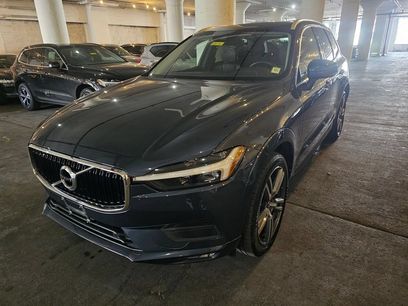 Used 2021 Volvo XC60 T5 Momentum w/ Premium Package