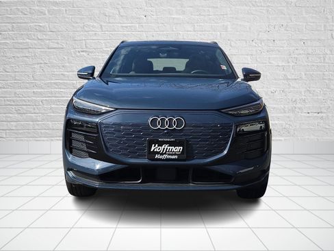 Used 2025 Audi Q6 e-tron Premium Plus image 2