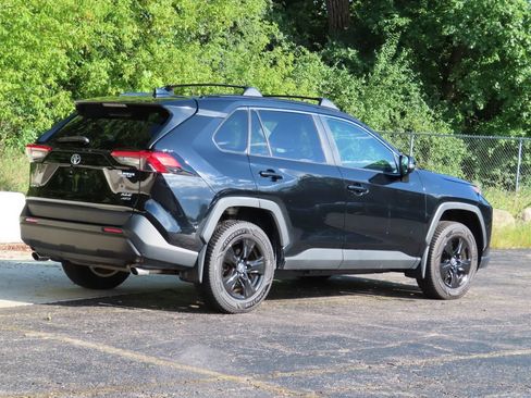 Used 2021 Toyota RAV4 XLE w/ Convenience Package AWD/4WD image 3