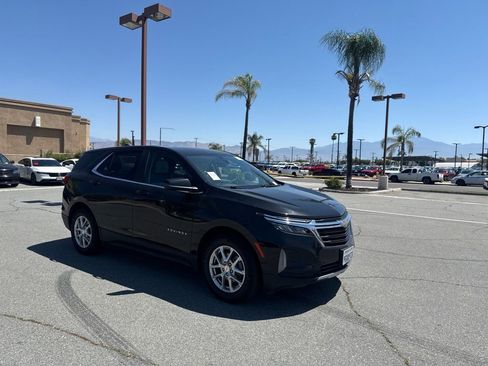 Used 2023 Chevrolet Equinox LT w/ Driver Convenience Package FWD image 2