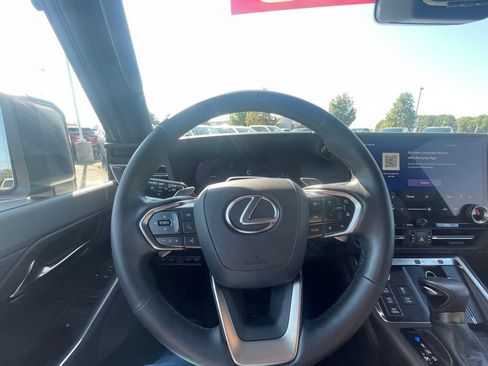 Used 2025 Lexus GX 550 AWD/4WD image 13